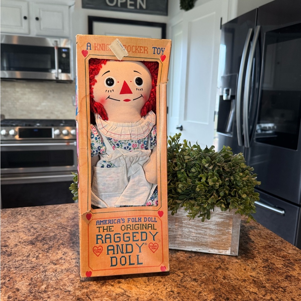 Raggedy Andy Doll never played with original Box